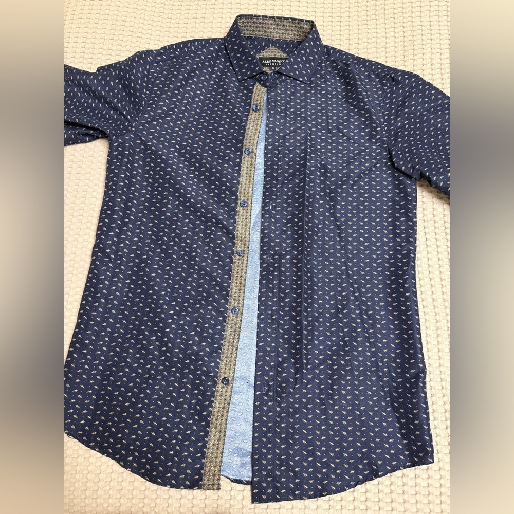 Men's Small meduim Patterned Shirt